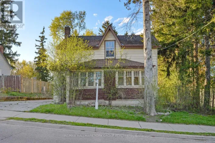148 CENTRE STREET, Aurora