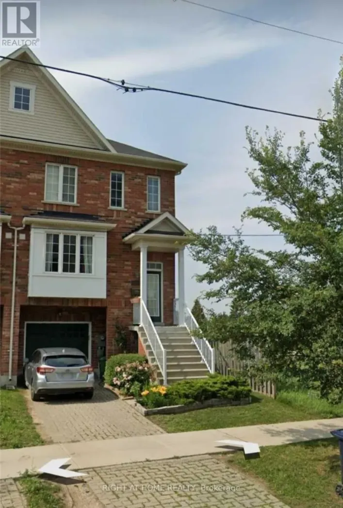 Row / Townhouse for rent: 148 HUCKNALL ROAD, Toronto