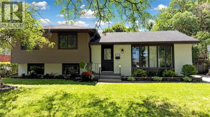 1486 BARKER Avenue, Burlington