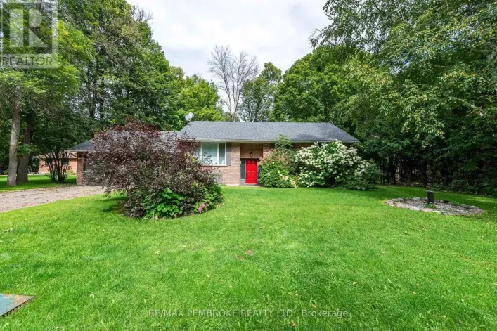 1486 WILSON ROAD, Laurentian Valley