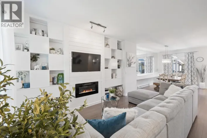 149 3500 BURKE VILLAGE PROMENADE, Coquitlam