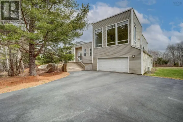 149 Abbey Road, Stillwater Lake