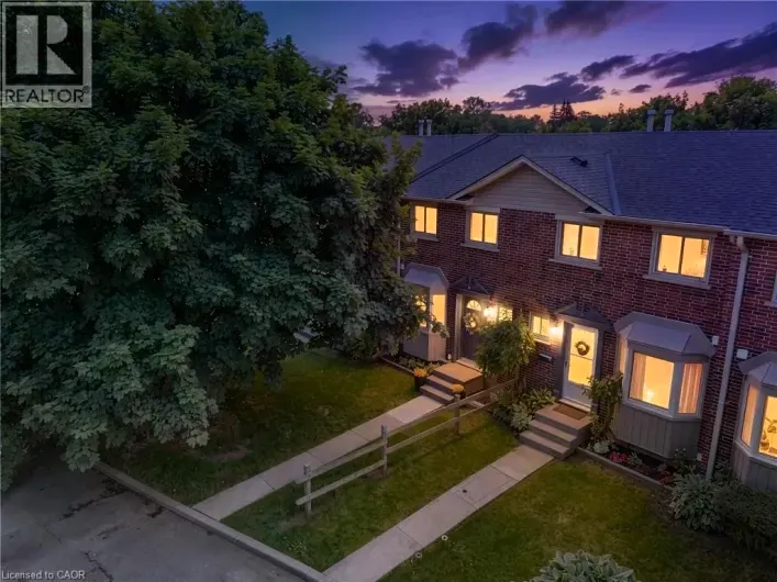 Row / Townhouse for sale: 149 BRANTWOOD PARK Road Unit# D, Brantford