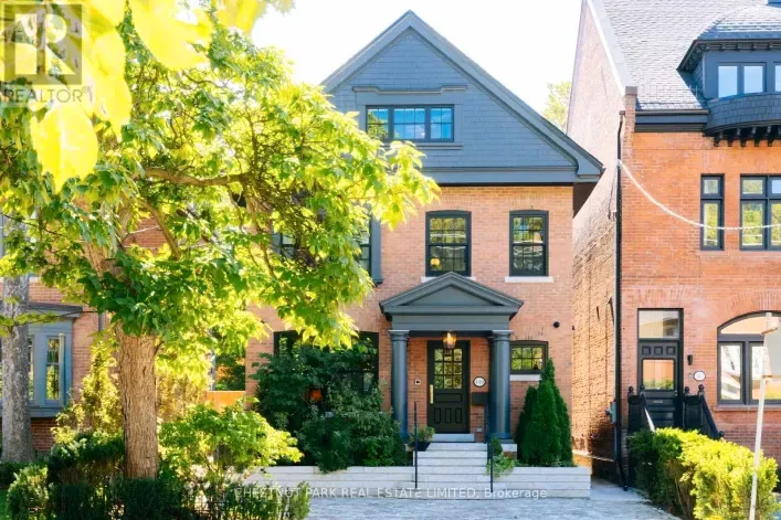 House for sale: 149 ROXBOROUGH STREET E, Toronto