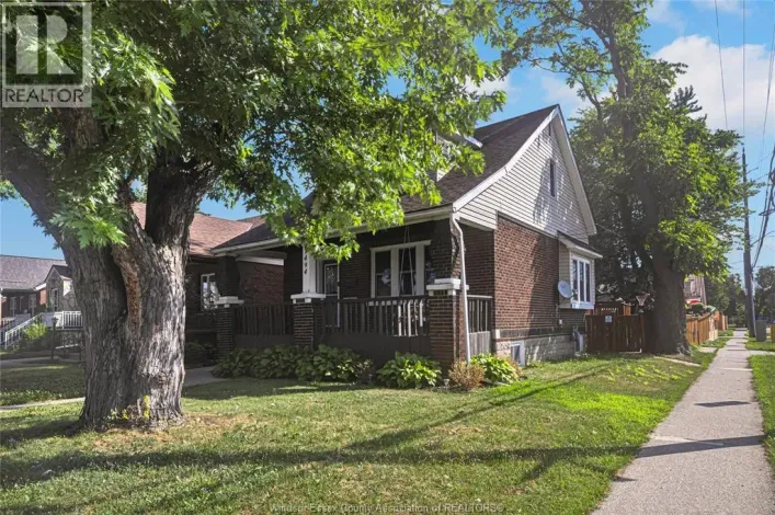 1494 PIERRE, Windsor