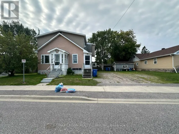 1497 FERGUSON STREET, North Bay