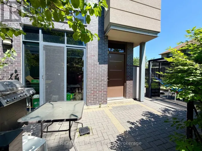15 - 1 VALHALLA INN ROAD, Toronto