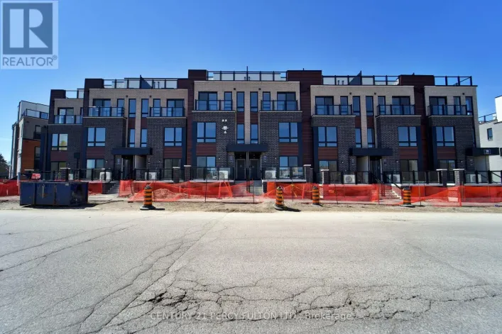 15 - 10 LIBEN WAY E, Toronto