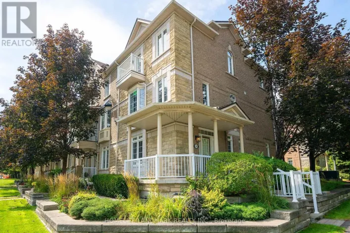 Row / Townhouse for sale: 15 - 130 PARK STREET E, Mississauga