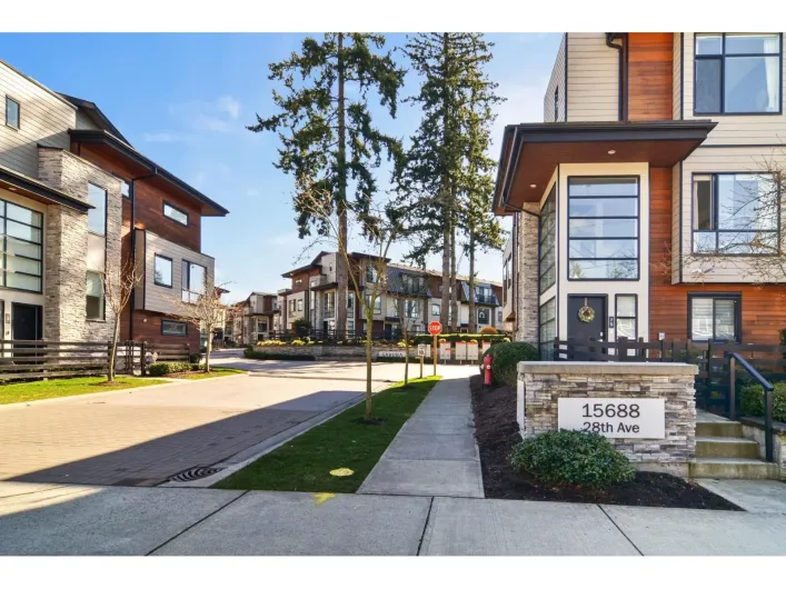 15 15688 28 AVENUE, Surrey