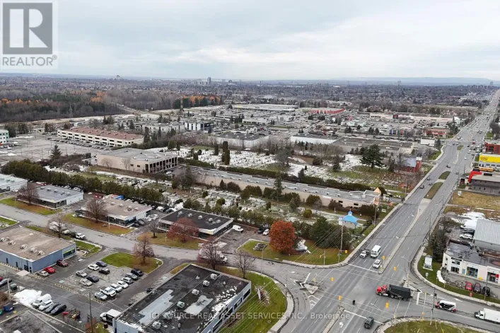 15 & 16 - 1884 MERIVALE ROAD, Ottawa