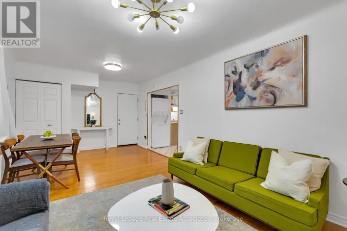 15 - 2 VINELAND AVENUE, Hamilton