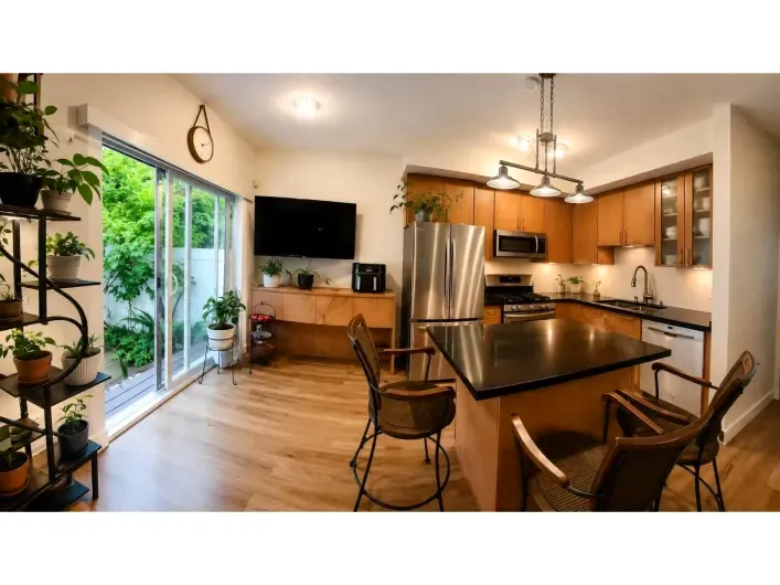 Row / Townhouse for sale: 15 2678 KING GEORGE BOULEVARD, Surrey