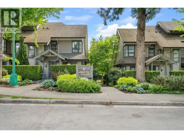 15 3150 SUNNYHURST ROAD, North Vancouver