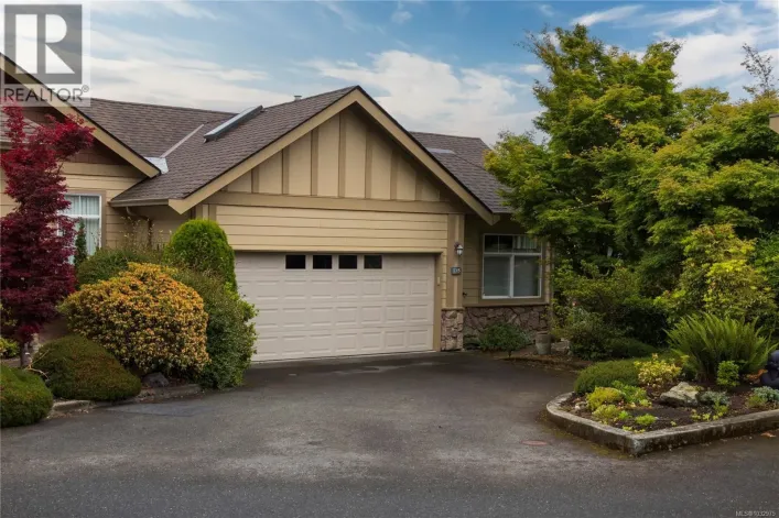 15 3281 Maplewood Rd, Saanich