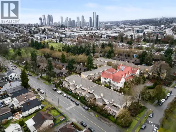 15 3428 ADANAC STREET, Vancouver