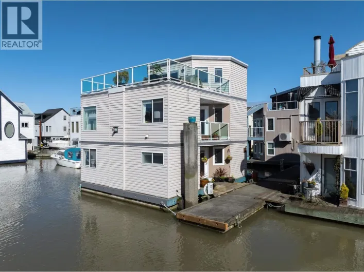 15 3459 W RIVER ROAD, Delta