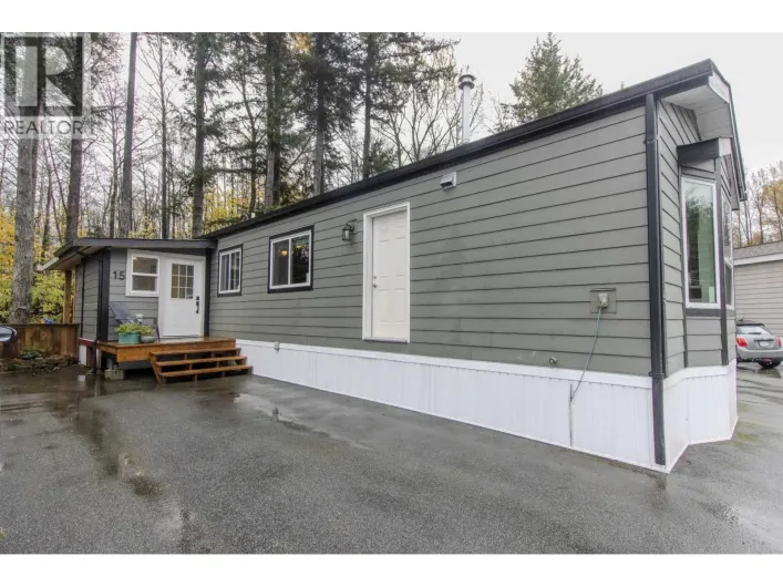 15 39884 GOVERNMENT ROAD, Squamish