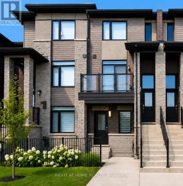 15 - 590 NORTH SERVICE ROAD, Hamilton