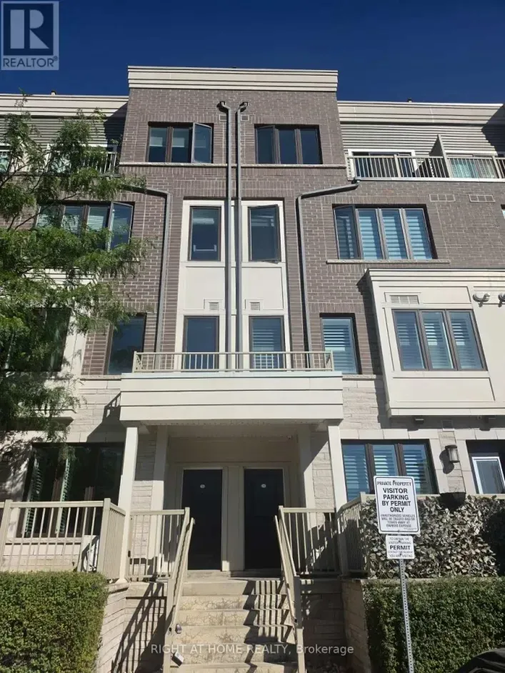 15 - 95 EASTWOOD PARK GARDEN, Toronto
