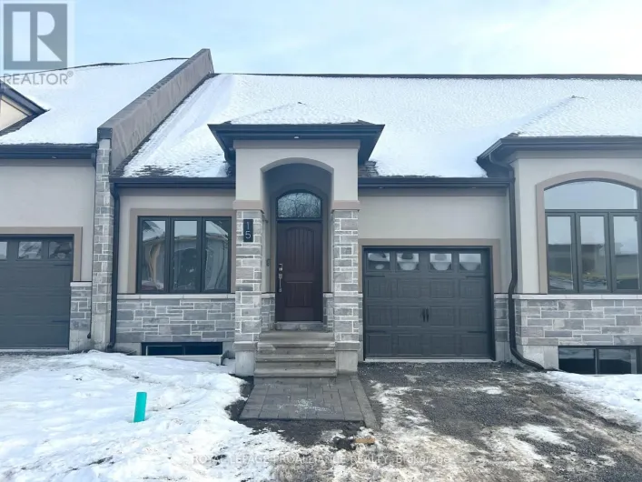 15 - 99 CLOVERLEAF DRIVE, Belleville