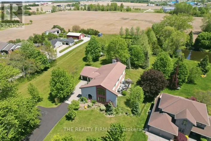 15 BEECHWOOD AVENUE, Lambton Shores