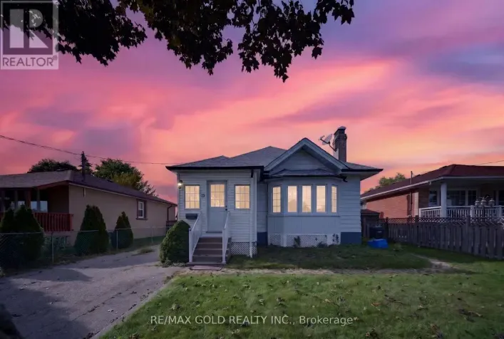 15 BEVERLEY STREET, Mississauga