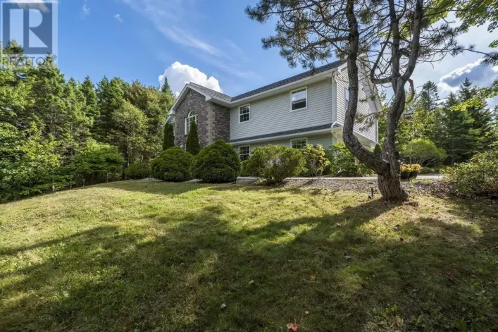15 Bingham Drive, Stillwater Lake