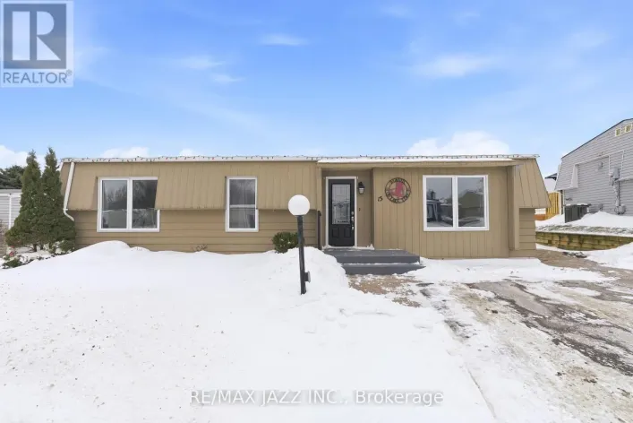 15 BLUFFS ROAD, Clarington