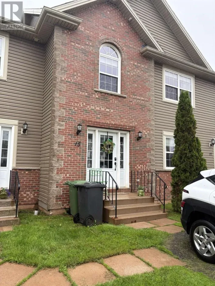 15 Cameron Hights, Stratford