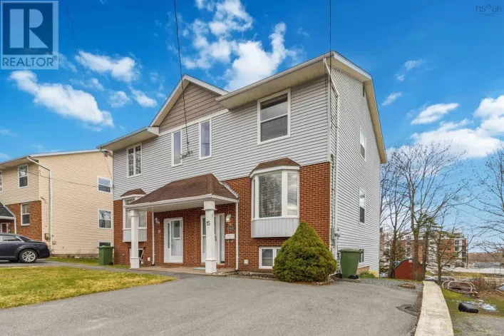 15 Collins Grove, Dartmouth