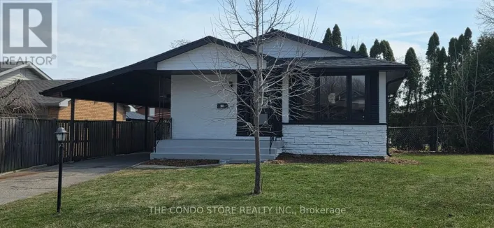 15 COLONIAL COURT, Hamilton