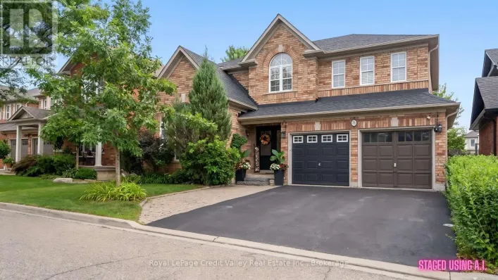 15 COURTSFIELD CRESCENT, Brampton