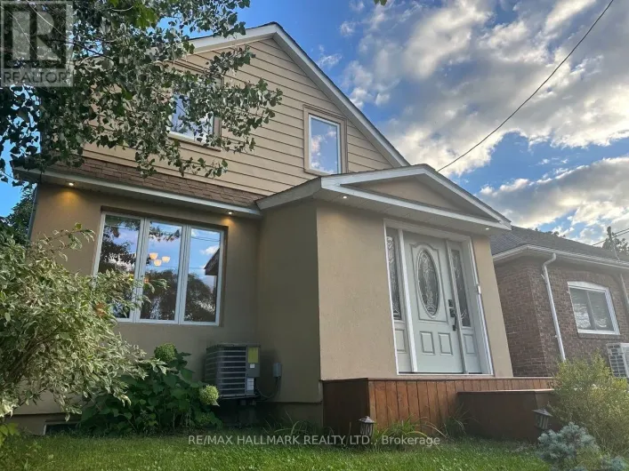 House for rent: 15 DANIELS STREET, Toronto