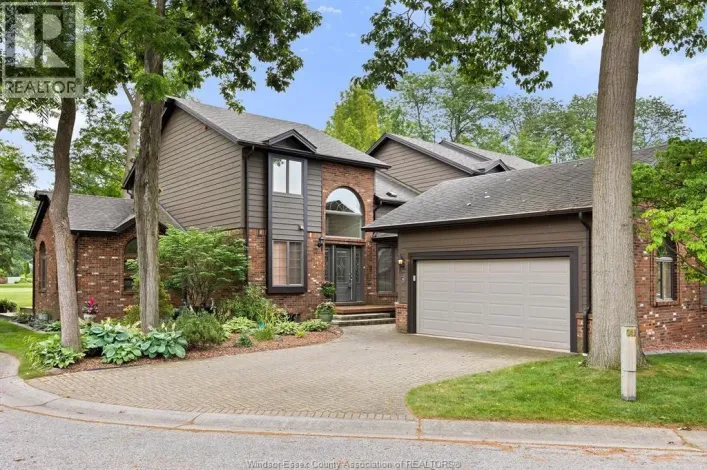 15 FAIRWAY CRESCENT, Amherstburg