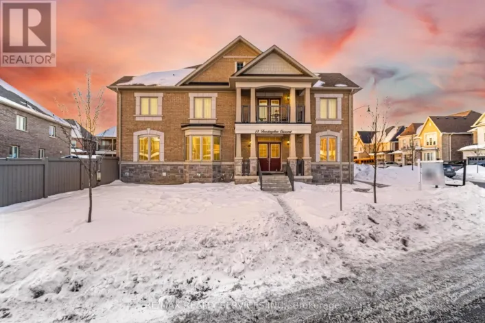 15 FARRINGDON CRESCENT, Brampton