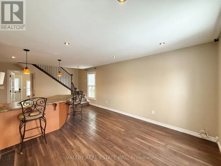 15 FORBES STREET, London South