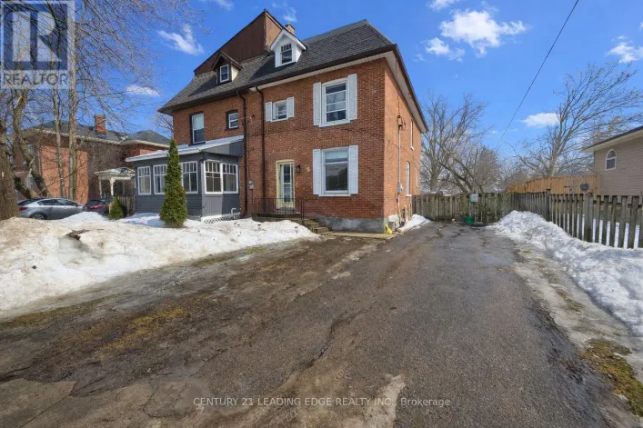 15 GEORGE STREET N, Kawartha Lakes