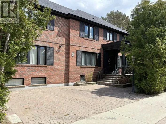 15 GLEN RUSH BOULEVARD, Toronto