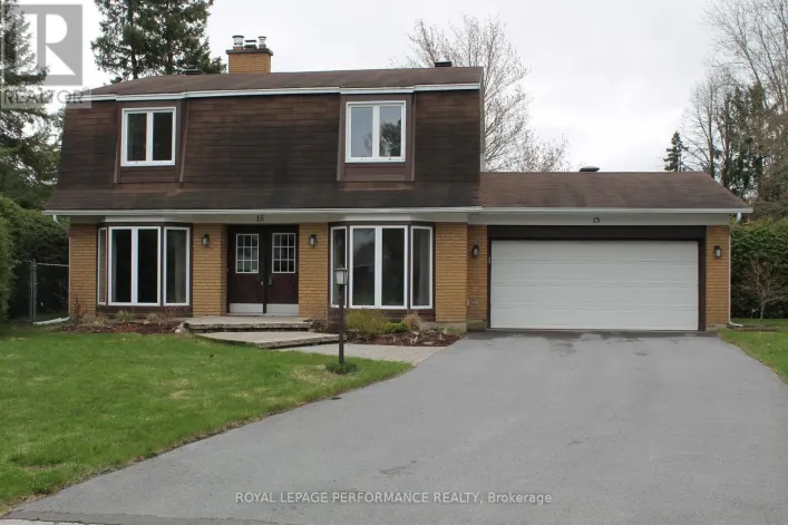 15 HALLOWELL COURT, Ottawa