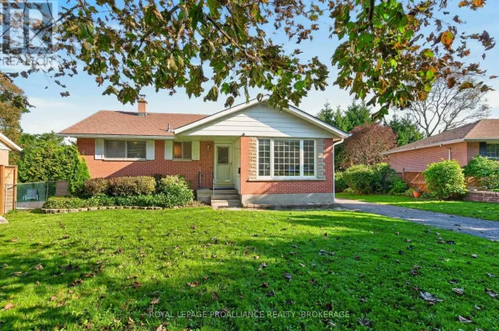15 HAMPSTEAD HEATH, Kingston