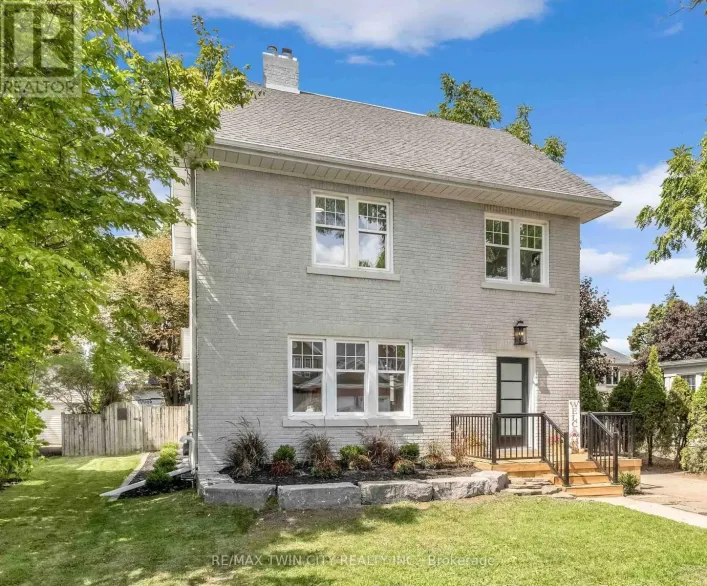 15 HAWARDEN AVENUE, Brantford