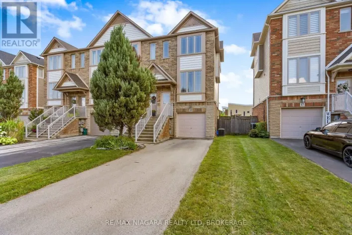 15 HEMLOCK WAY, Grimsby