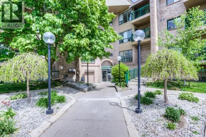 15 HOFSTETTER Avenue Unit# 221, Kitchener