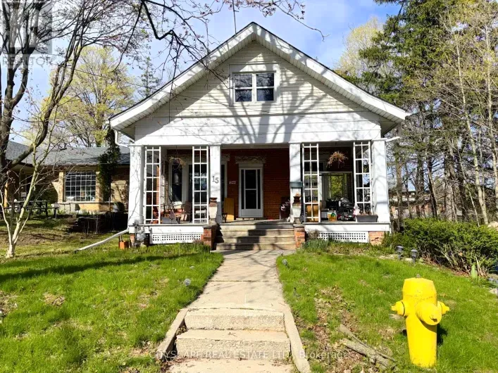 House for sale: 15 HUMBERSTONE AVENUE, Brantford