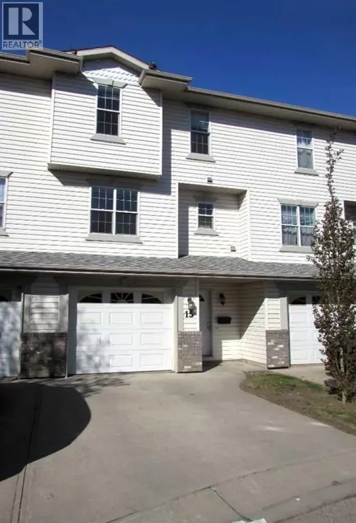 15 Kerry Wood Mews, Red Deer
