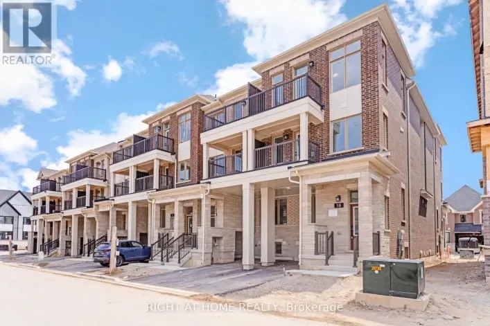 15 KINGS HILL DRIVE, Brampton