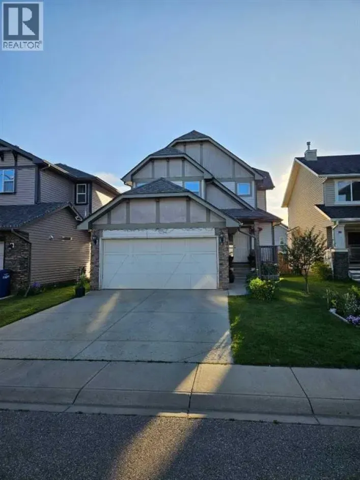 15 Kingsland Way SE, Airdrie