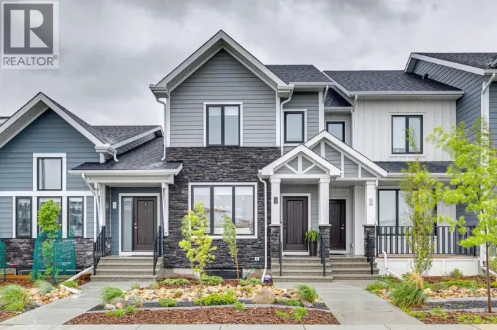 15 Larkspur Bend, Okotoks