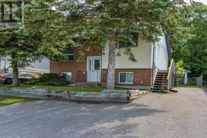15 MCGUIRE ROAD, Penetanguishene